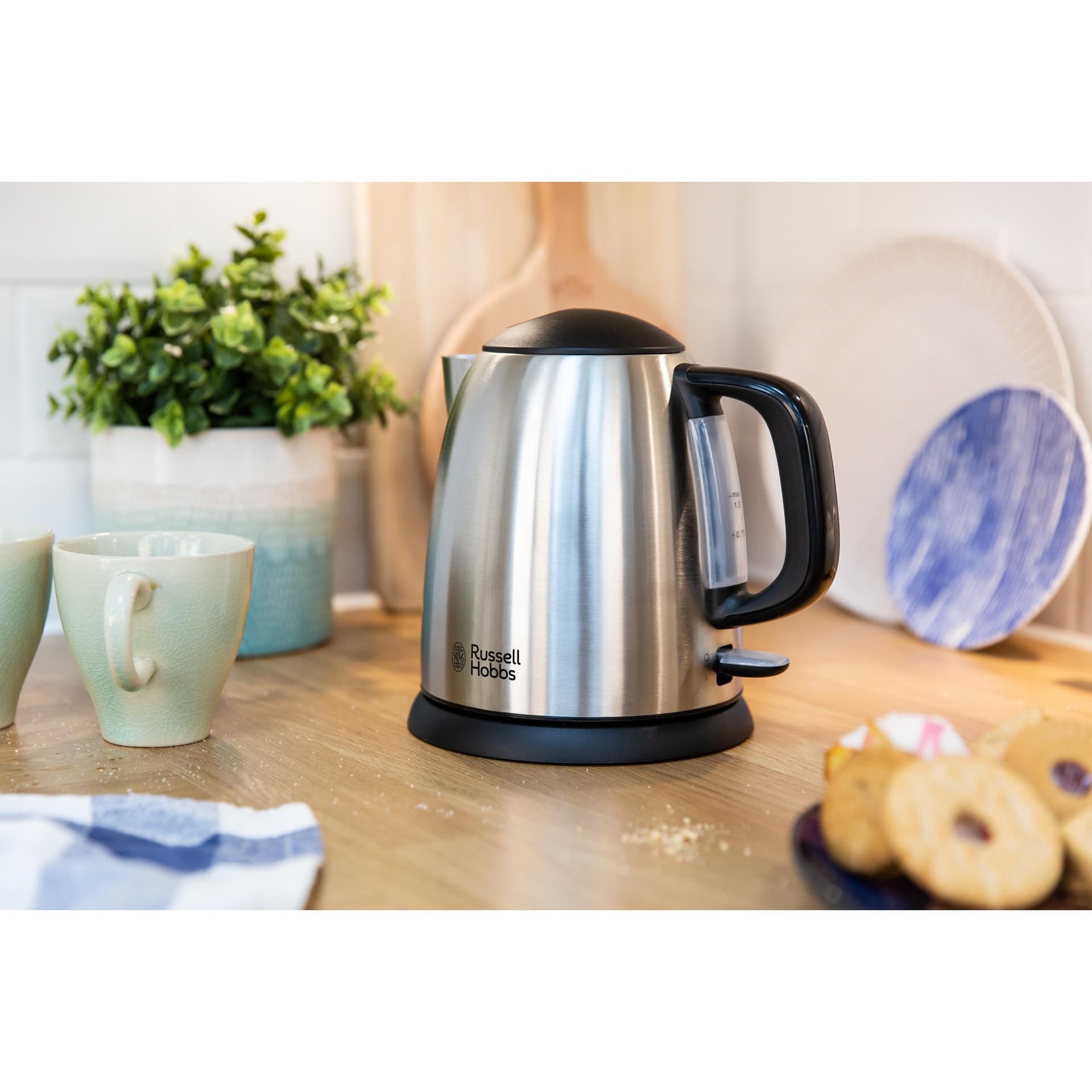 Электрический чайник Russell Hobbs 24991-70 металл